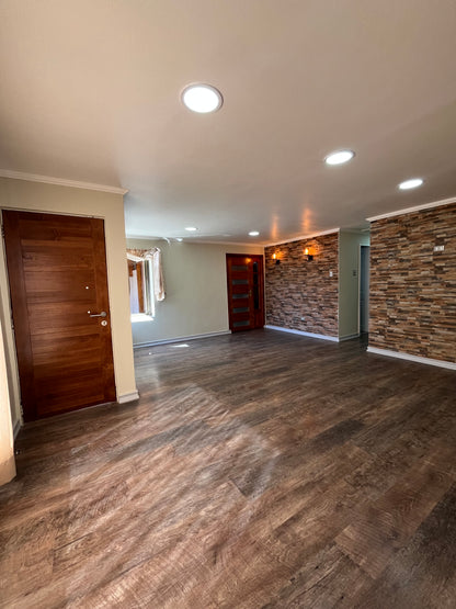 EN VENTA | ESPECTACULAR CASA RECIÉN REMODELADA – ISABEL RIQUELME