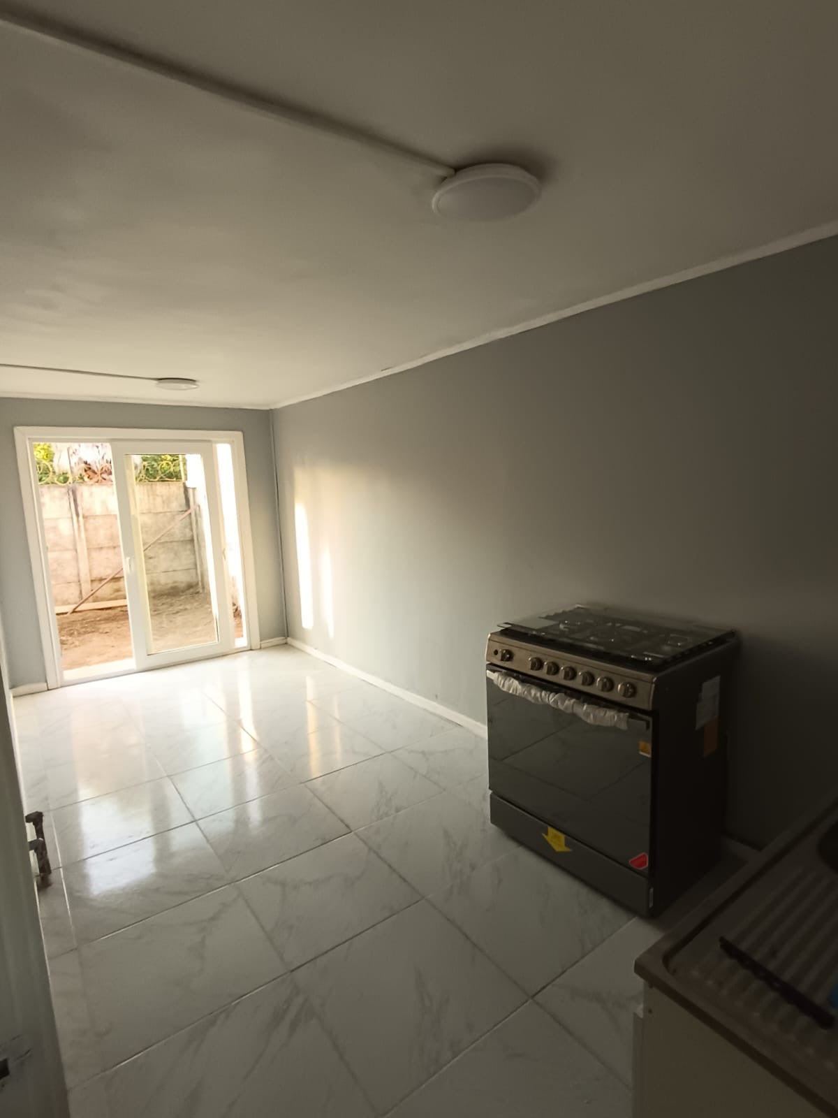 ARRIENDO INMUEBLE REMODELADO – VILLA AUSTRIA