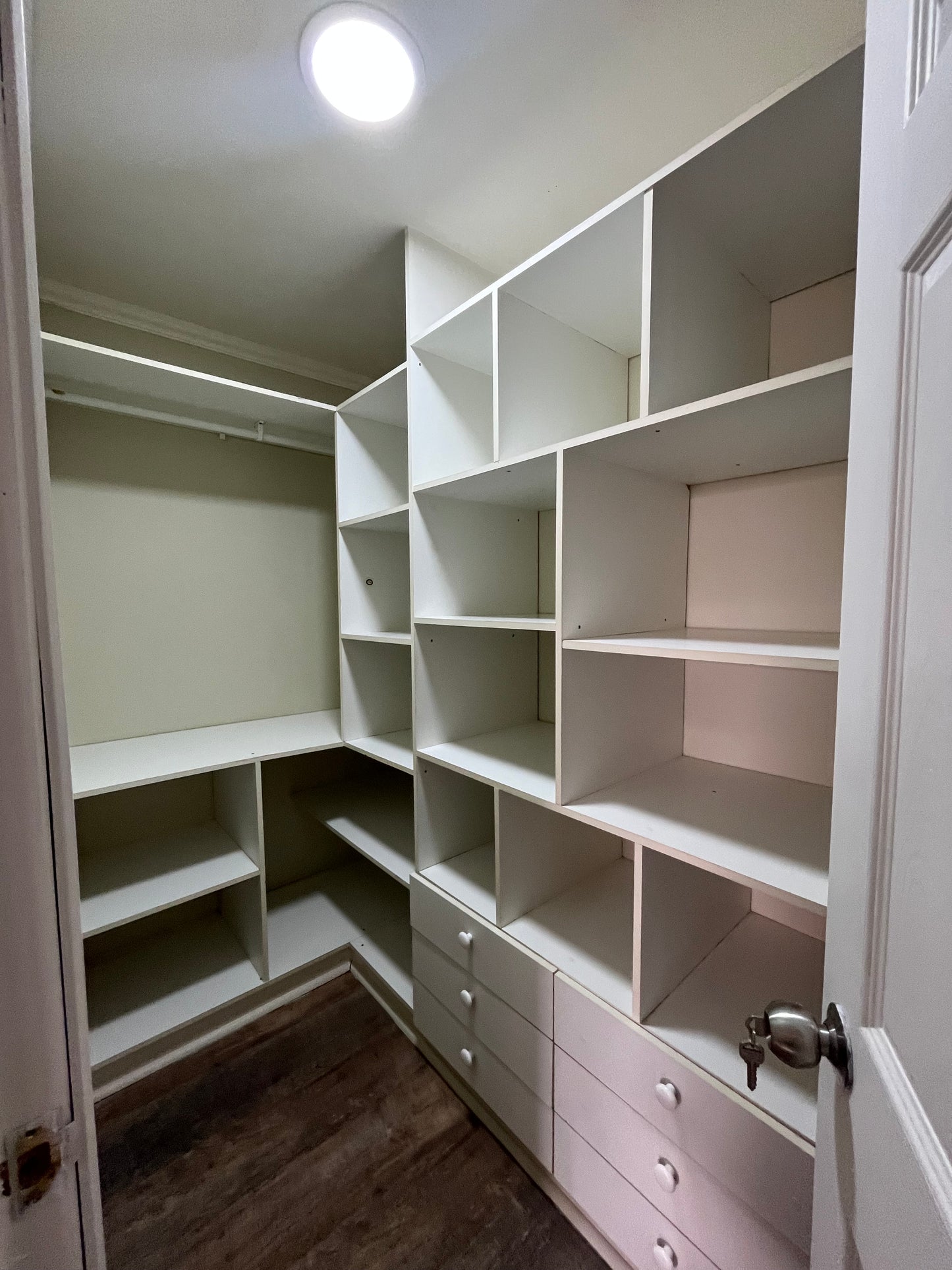 EN VENTA | ESPECTACULAR CASA RECIÉN REMODELADA – ISABEL RIQUELME