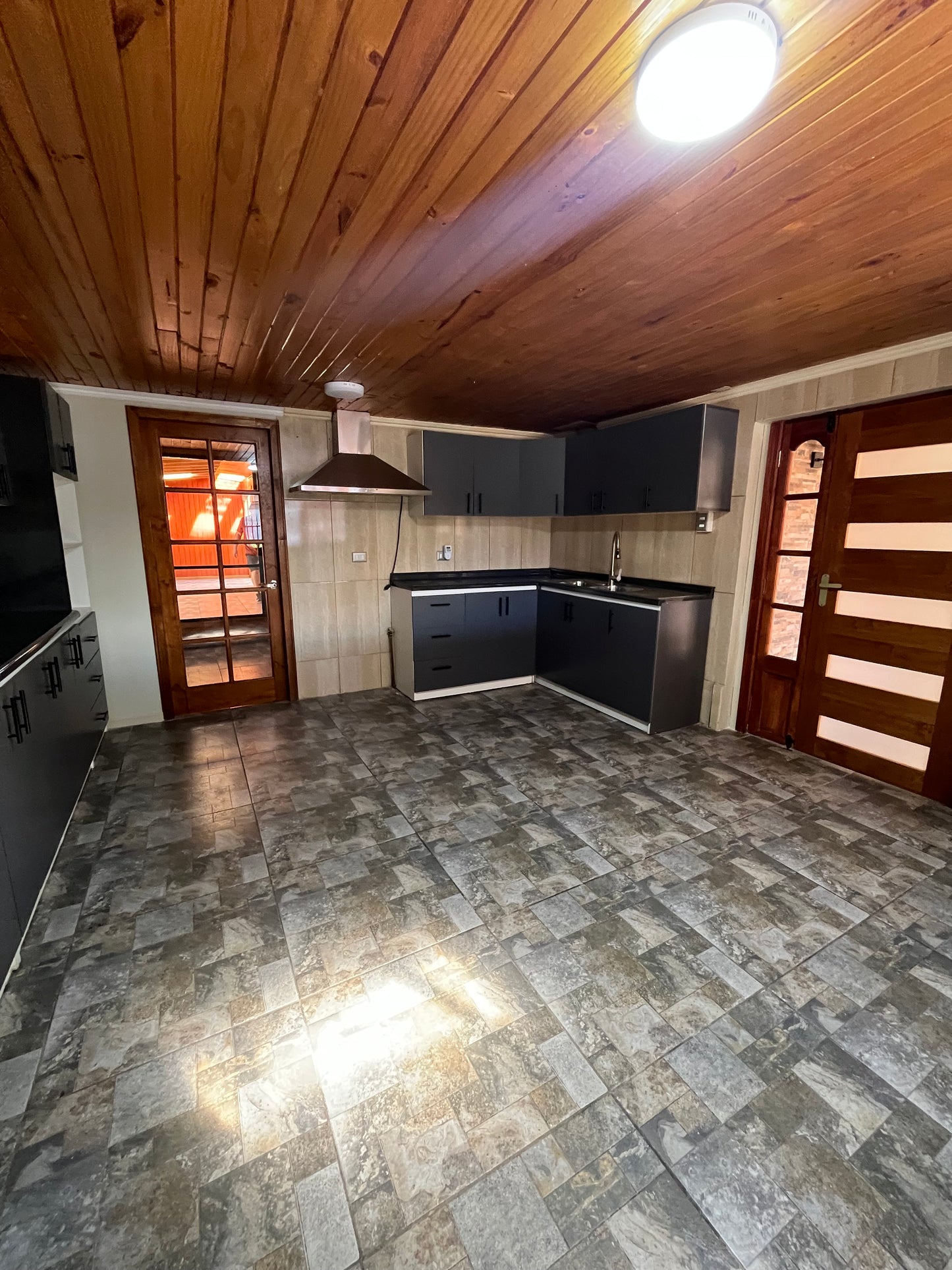 EN VENTA | ESPECTACULAR CASA RECIÉN REMODELADA – ISABEL RIQUELME