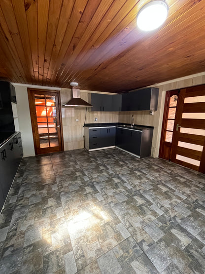 EN VENTA | ESPECTACULAR CASA RECIÉN REMODELADA – ISABEL RIQUELME